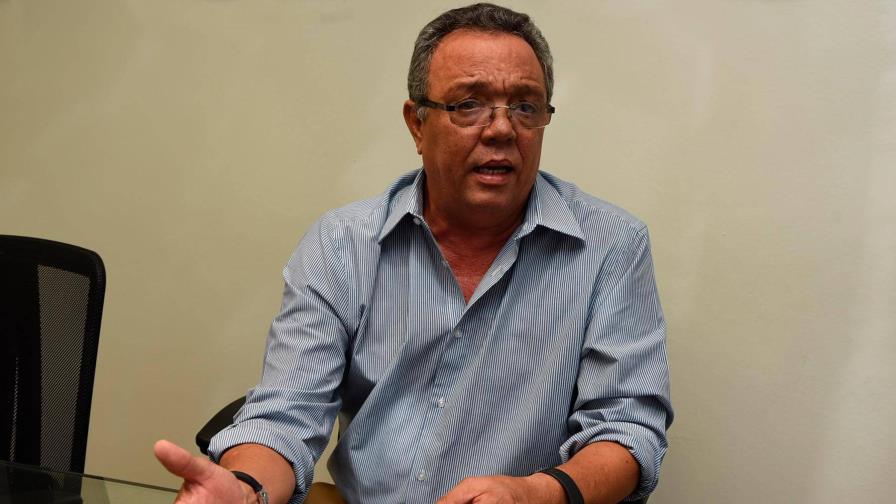 Restos del maestro Víctor Taveras descansan en el cementerio Puerta del Cielo