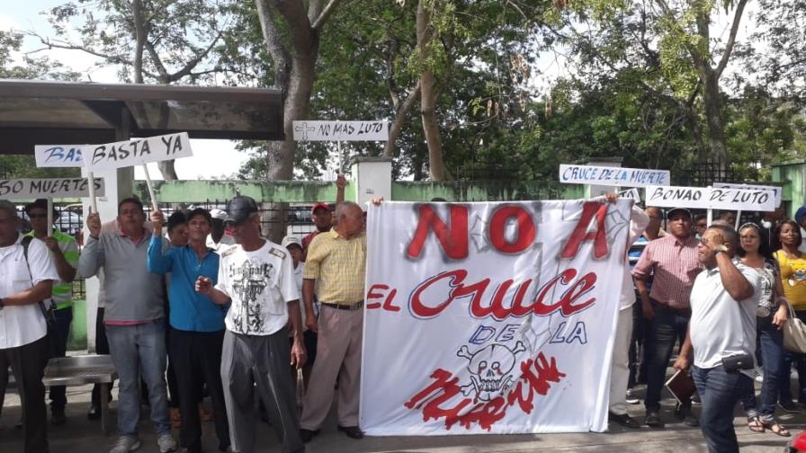 Demandan en vigilia corregir tramo “Cruce de la muerte” en la autopista Duarte