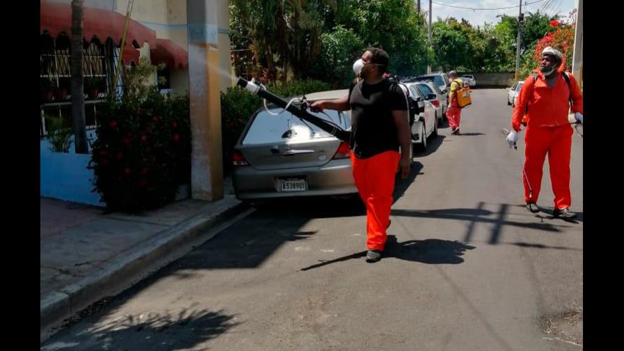 Villa Progreso del Este realiza jornada de fumigación para prevenir COVID-19