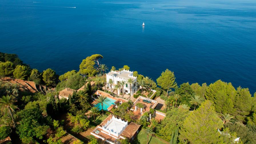 Así es la villa mediterránea de Michael Douglas  