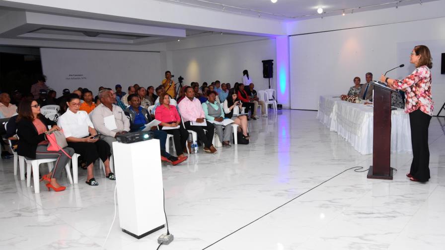 Socializan informe sobre transparencia de las industrias extractivas