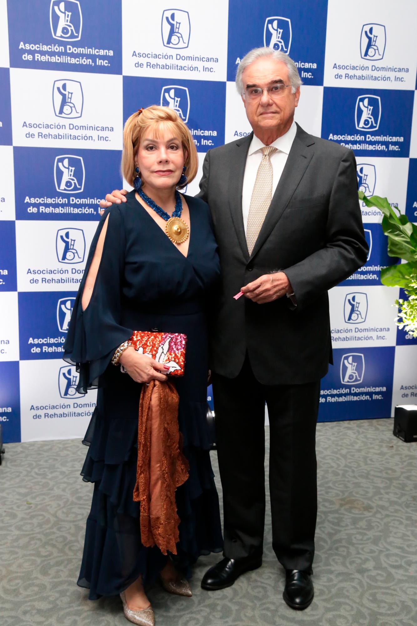 Vilma de Roig y Gabriel Roig.