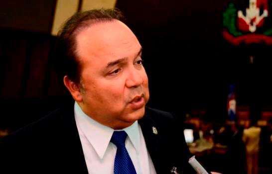 Vinicio Castillo advierte JCE no puede coartar libre expresión de políticos 