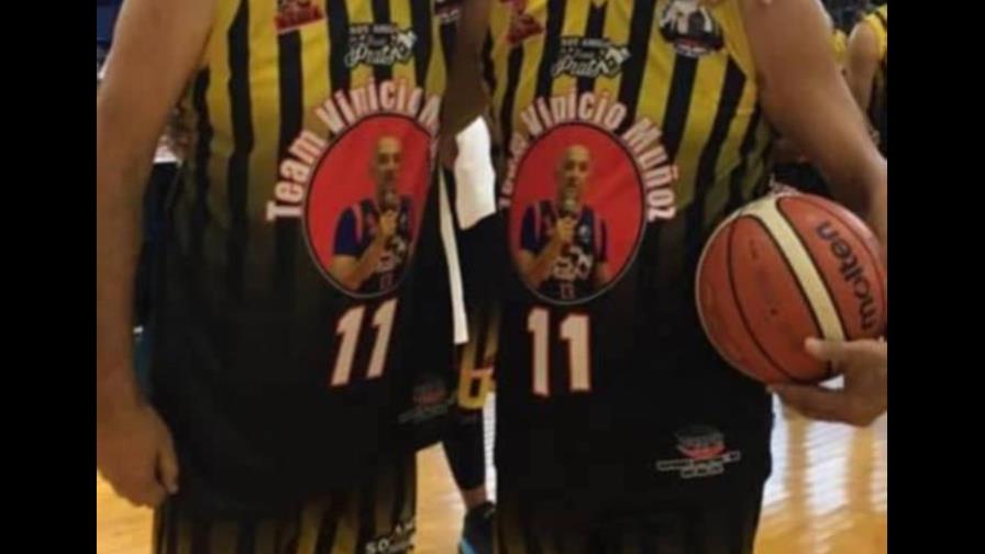 Vinicio Muñoz sobre Hugo Cabrera: Hay que escribir su nombre con letras de oro