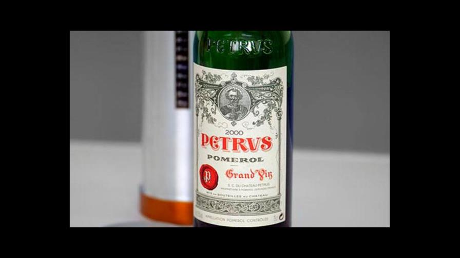 Un vino Petrus añejado en el espacio en venta a un millón de dólares