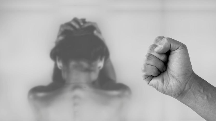 Hombre golpea a su pareja y luego se suicida en Nagua