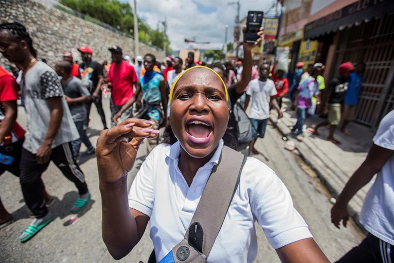Haití paralizado tras violentas manifestaciones 