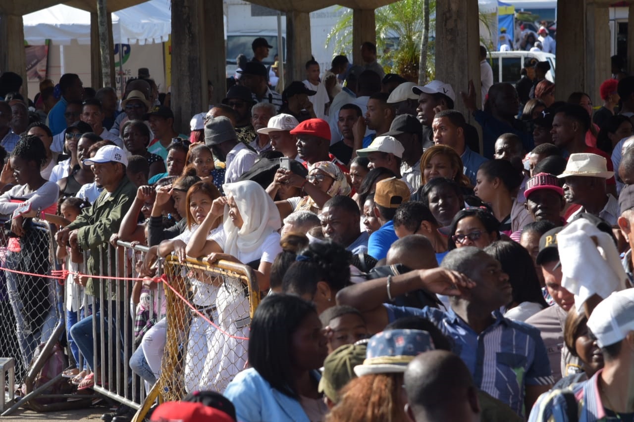 Los devotos que asistieron a la basílica de Higüey este lunes 21 de enero de 2019.