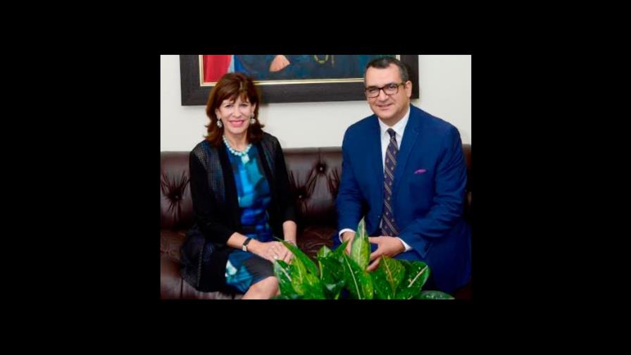 Embajadora de EEUU visita al presidente del TSE Román Jáquez