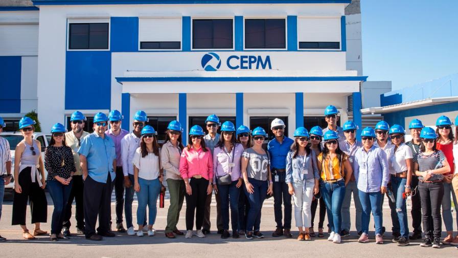 Representantes de la Organización Latinoamericana de Energía visitan Consorcio Energético Punta Cana Macao