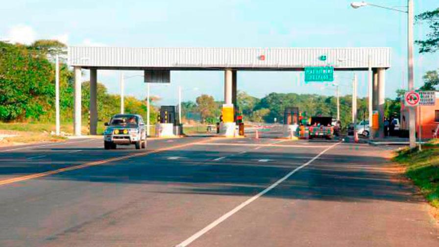 Diputada pide someter a la justicia a involucrados en firma de “peaje sombra” 