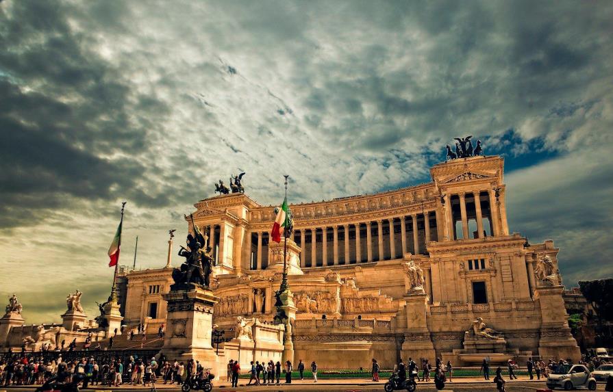 Una turista devuelve a Roma una pieza de mármol y se excusa por ser “idiota”