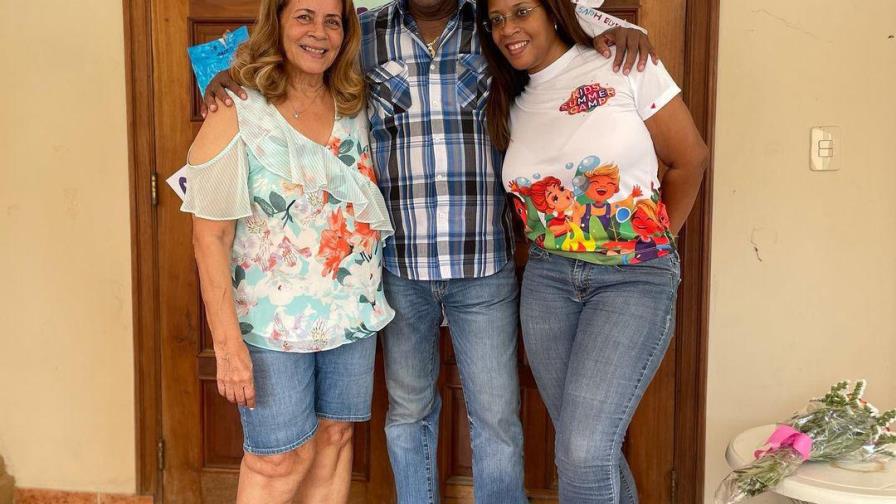 Viuda e hijos de Johnny Ventura agradecen apoyo del pueblo dominicano