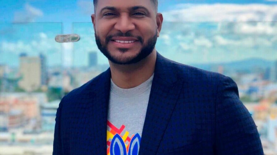 Vladimir Jáquez y su proyecto “Más allá de las redes” llega a los 100 mil suscriptores en YouTube Vladimir Jáquez y su proyecto “Más allá de las redes” llega a los 100 mil suscriptores en YouTube