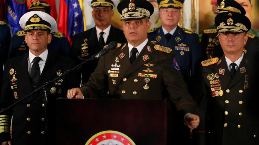 Generales venezolanos ratifican apoyo a Nicolás Maduro