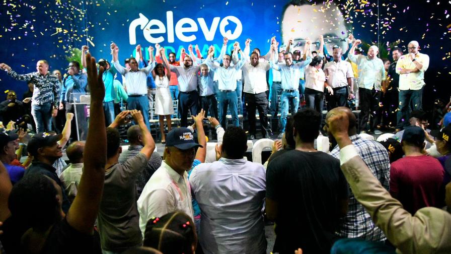 Andrés Navarro recibe apoyo de más de 100 movimientos del sector externo