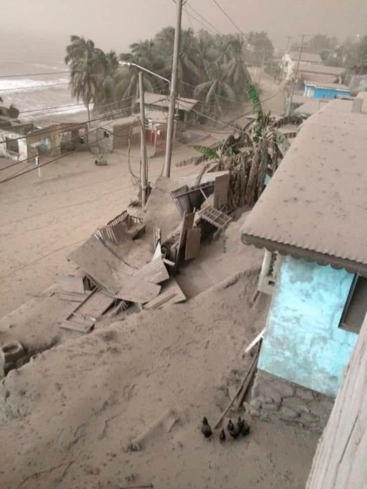 ONU advierte de crisis humanitaria por erupción de volcán en San Vicente y las Granadinas