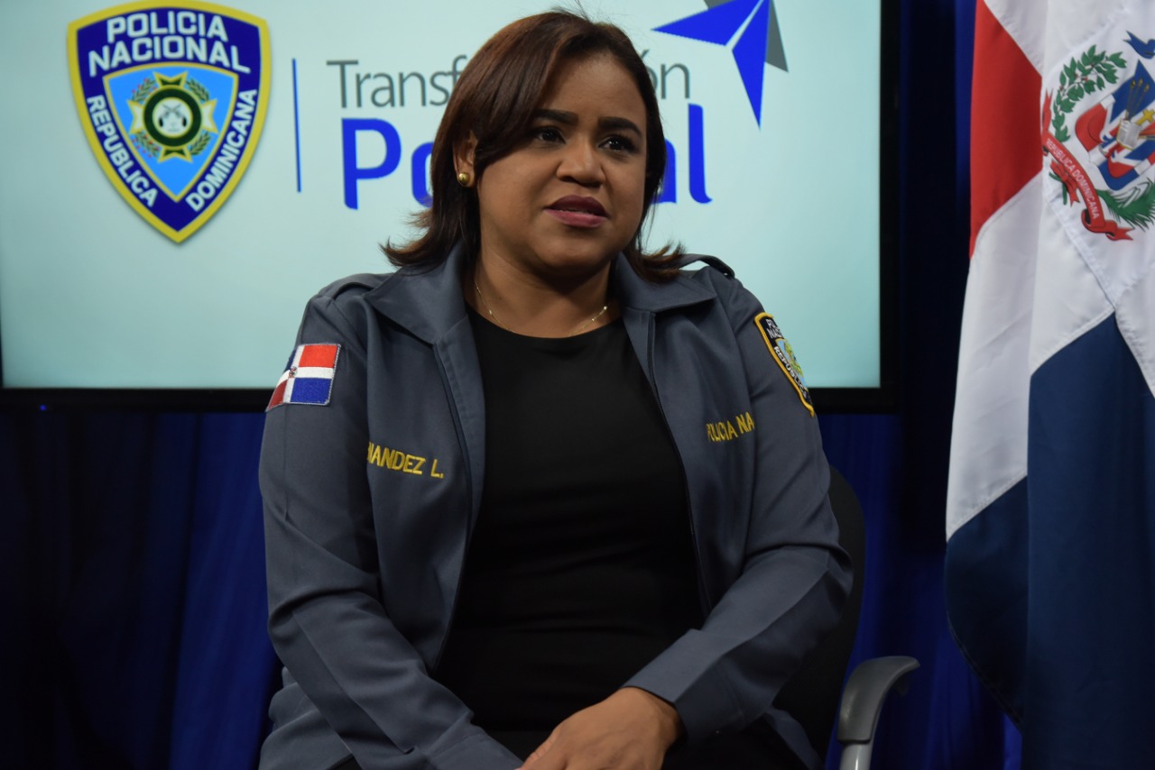Asimilada Heidy Fernández, vocera de la Policía Nacional en La Vega. 