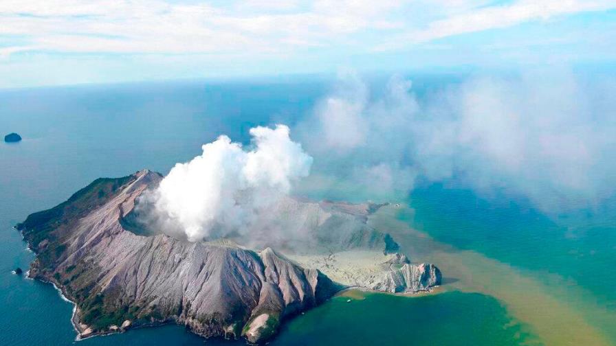 Recuperan seis cuerpos de víctimas por la erupción de volcán en Nueva Zelanda