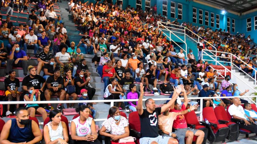 Calero se impuso a Los Mina para ganar en apertura del voleibol superior de Santo Domingo