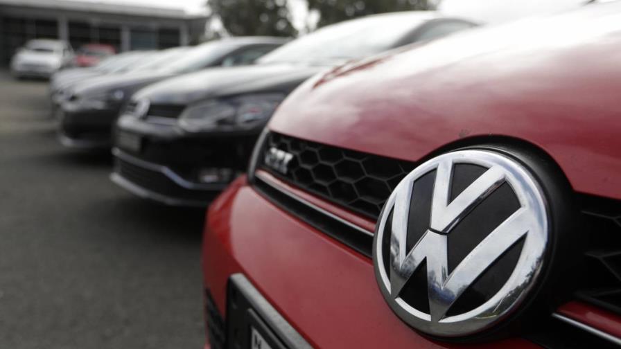 Volkswagen vende 3,893 millones de vehículos hasta junio, un 27,4 % menos