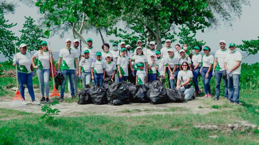 Promerica y Fundación Rescate y Vida realizan jornada de limpieza en Parque Submarino La Caleta