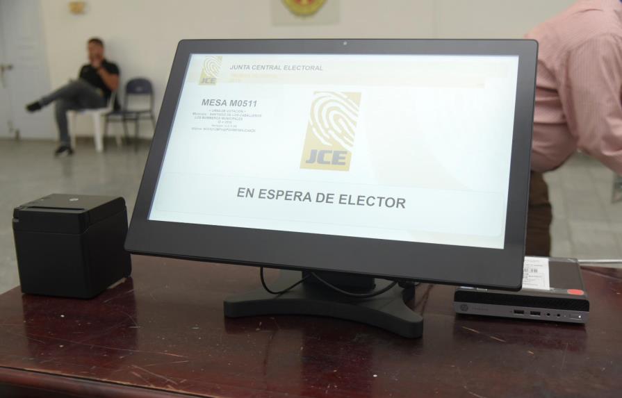 Junta Central realizó prueba de voto automatizado en Santiago