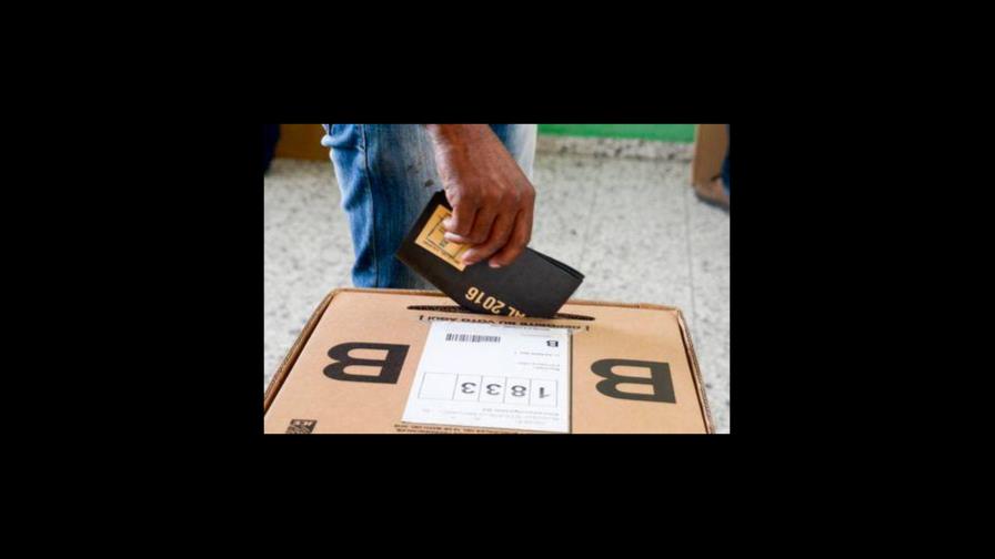 Propuesta de Olivares sobre permitir el voto a militares y policías es respaldada por Hipólito 