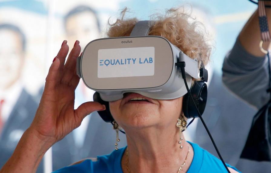 Ancianos de Miami cumplen sus sueños y combaten la depresión con realidad virtual