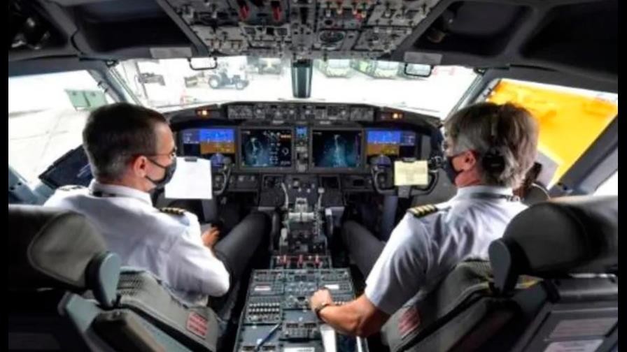 El Boeing 737 Max efectúa su primer vuelo comercial en 20 meses