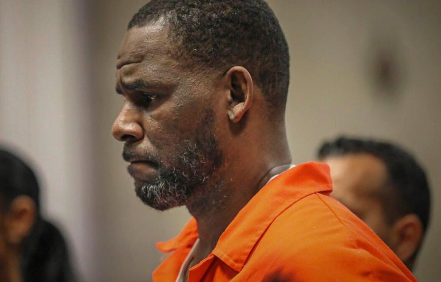 Condenan a 8 años de cárcel a un socio de R. Kelly que amenazó a una testigo