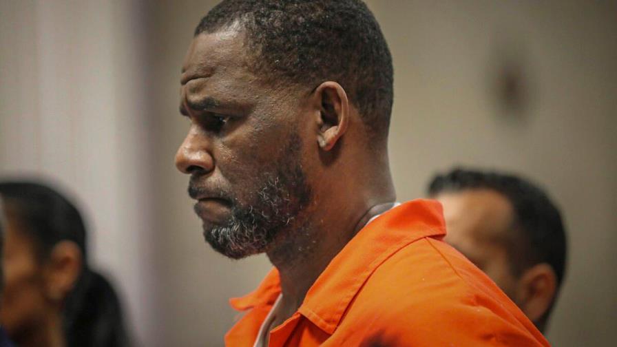 Condenan a 8 años de cárcel a un socio de R. Kelly que amenazó a una testigo
