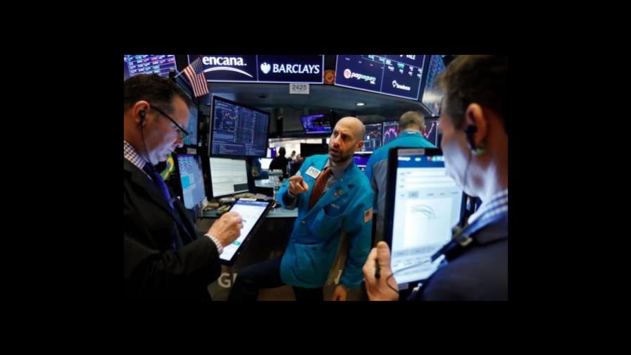 Wall Street abre en rojo arrastrado por pesimismo en mercados energéticos