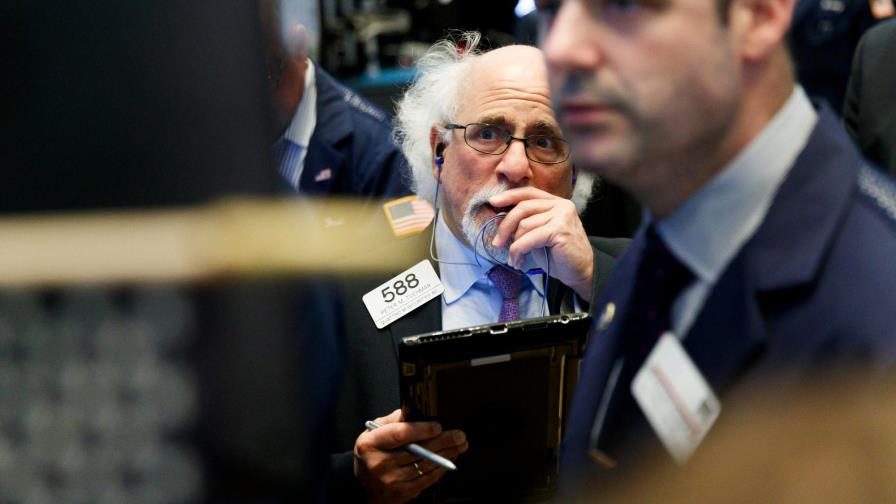 Wall Street amplió sus pérdidas y cerró con caída de casi 800 puntos Wall Street amplió sus pérdidas y cerró con caída de casi 800 puntos