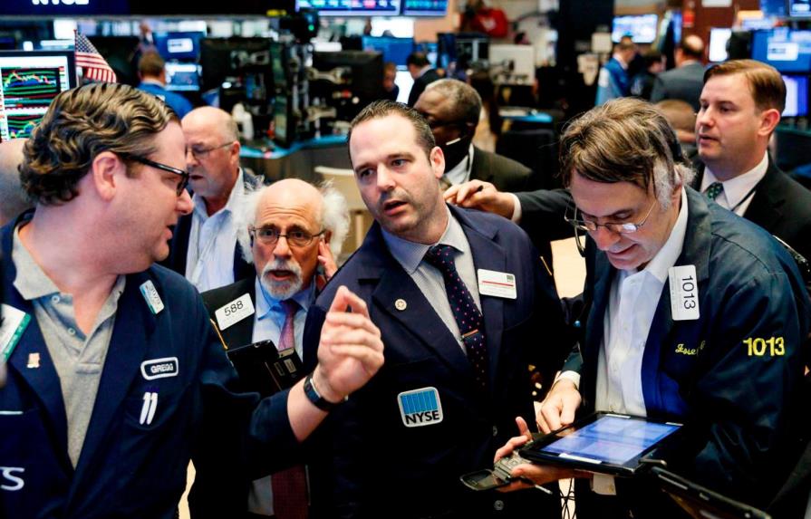Wall Street cierra con importantes pérdidas