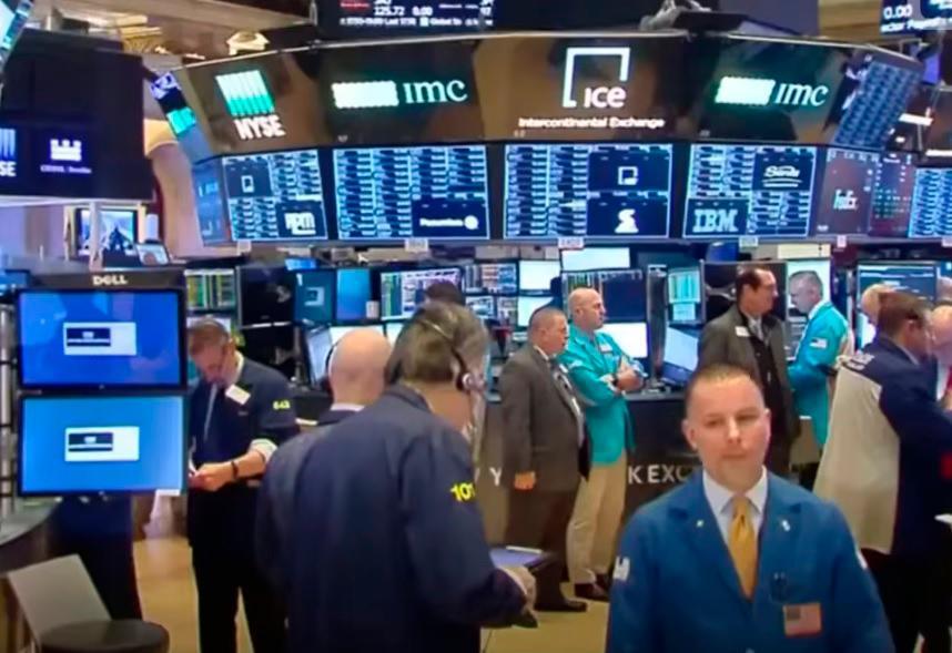 Wall Street abre sin rumbo claro ante la escasez de buenas noticias