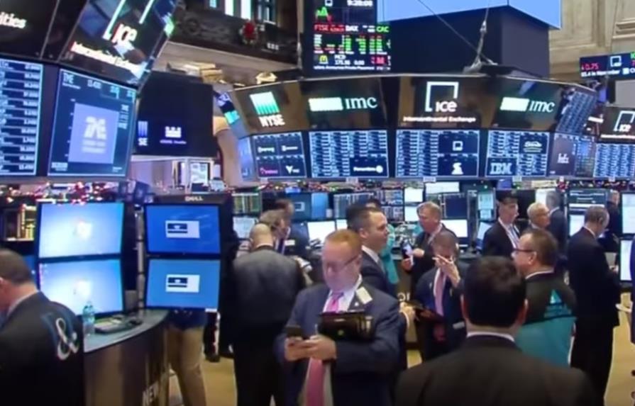 Wall Street sigue en verde a media sesión y el Dow Jones sube 0,62 %