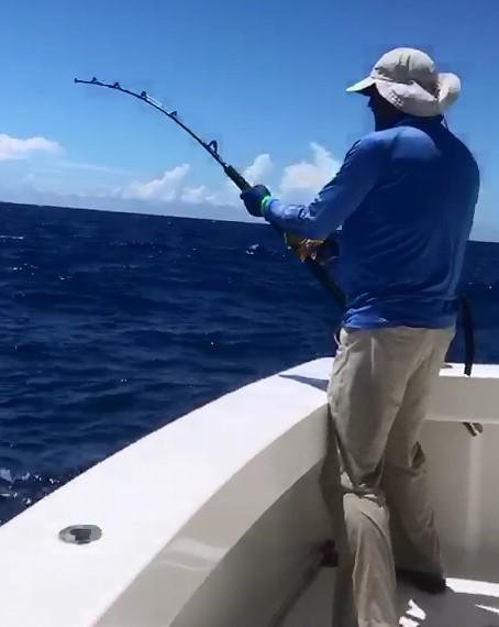 Wally Heinsen domina liberación de agujas azules en torneo de pesca