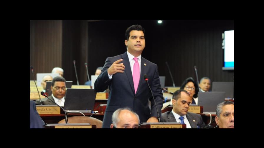 Diputado Arnaud denuncia Gobierno se niega a transparentar deuda de más de RD$66 mil millones Diputado Arnaud denuncia Gobierno se niega a transparentar deuda de más de RD$66 mil millones