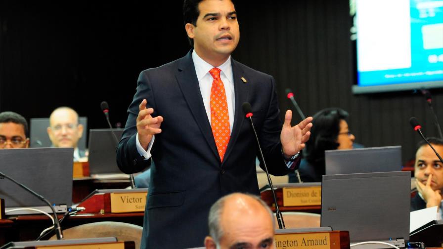 Wellington Arnaud plantea al PRM sancionar a Hipólito Mejía