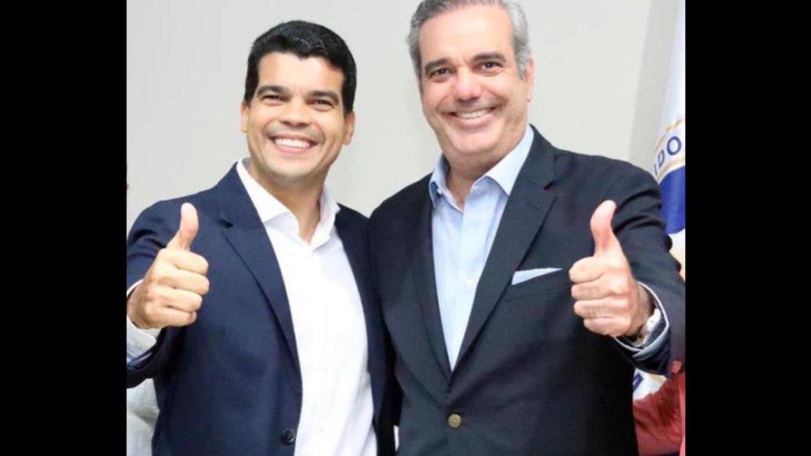 Luis Abinader designa a Wellington Arnaud como director político de su campaña