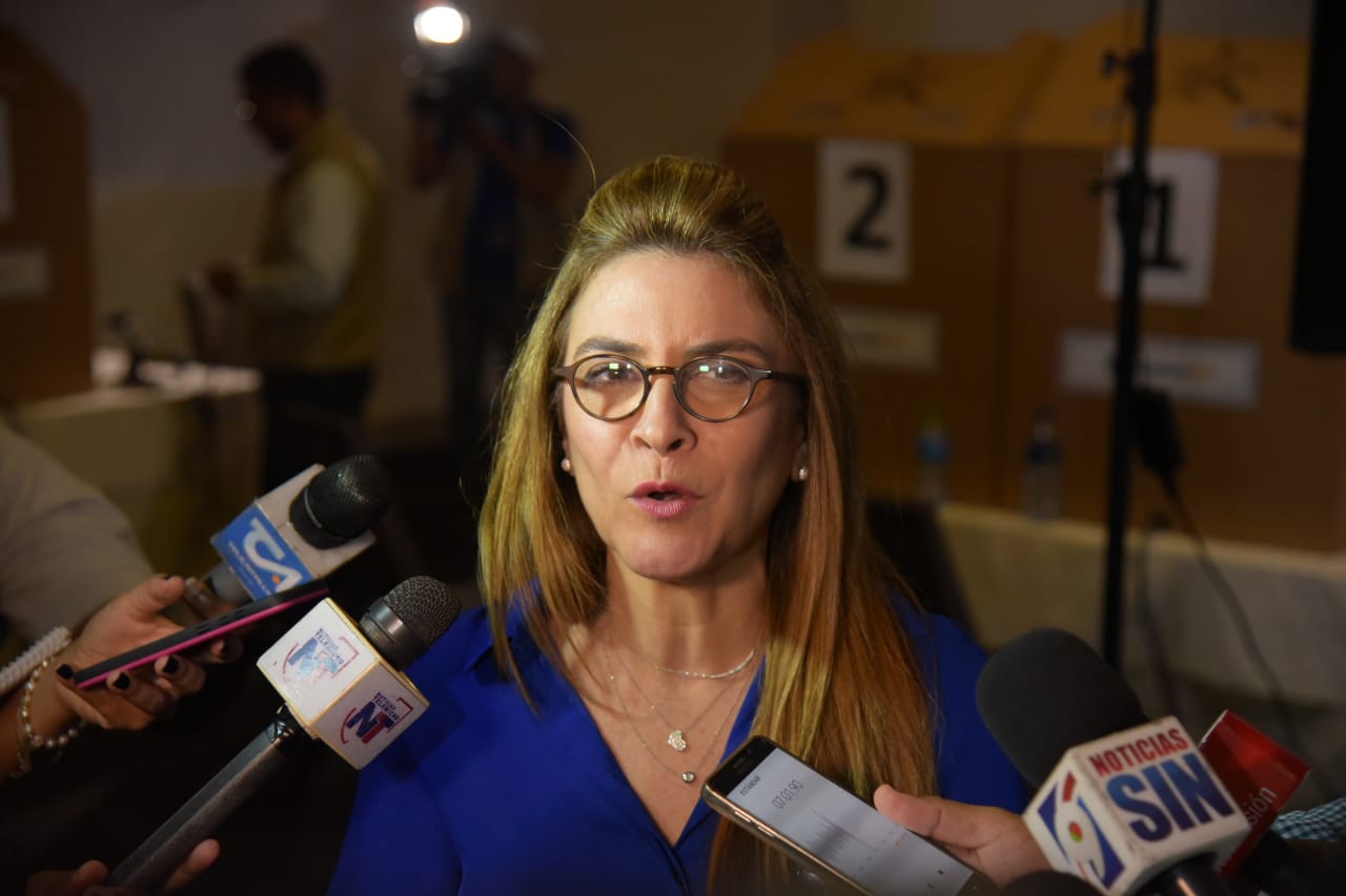 La secretaria general del PRM, Carolina Mejía, ofrece detalles a la prensa tras la reunión del Comité Nacional de su partido celebrada este domingo 11 de noviembre de 2018.  