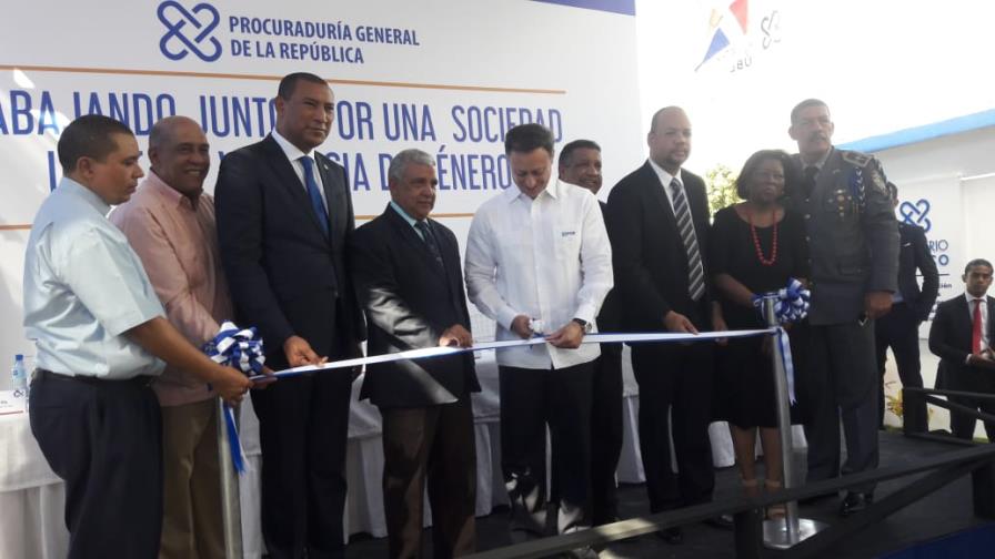 Investigación en curso por la muerte de hombre a manos de policías  