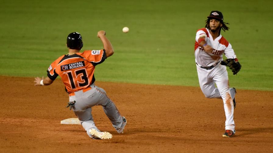 Chris Ellis y Ryan Court devuelven al Escogido al segundo lugar