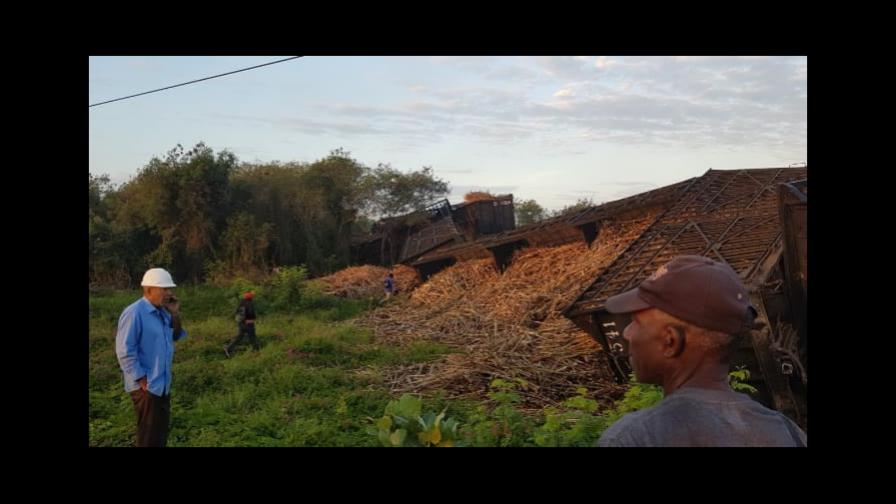 Dos muertos y tres heridos al descarrilarse tren cargado de caña en La Romana