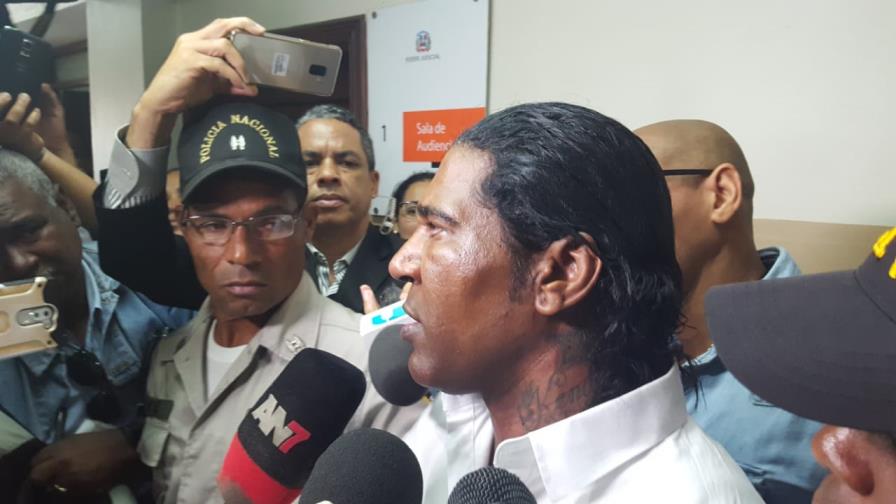 Por un error de abogados de Omega, juez no pudo decidir sobre libertad del merenguero 