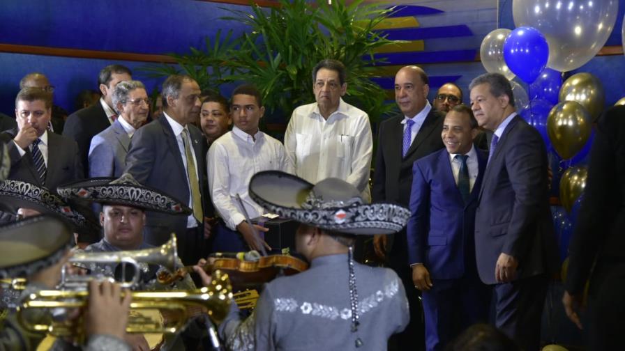 Leonel recibe sus 65 años a ritmo de “Volver, volver” Leonel recibe sus 65 años a ritmo de “Volver, volver”