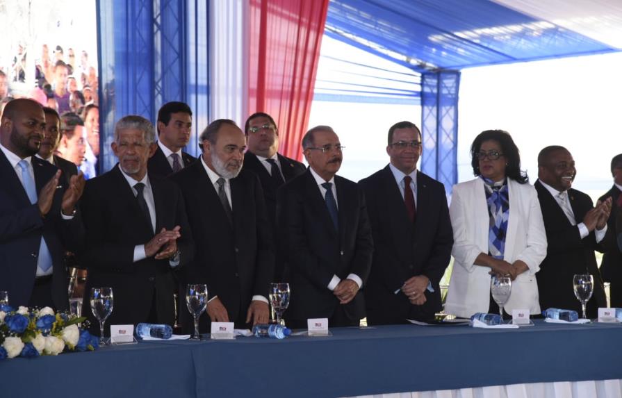 Presidente Medina entrega centro educativo Marañón I en Santo Domingo Norte