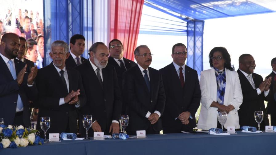 Presidente Medina entrega centro educativo Marañón I en Santo Domingo Norte