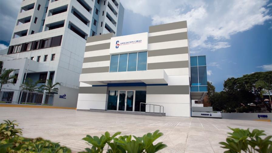 Fitch Ratings ratifica calificación a Asociación Cibao y valora sus indicadores